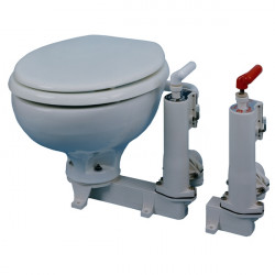 WC mit Handpumpe, Porzellantoilettenschüssel und Holzdeckel